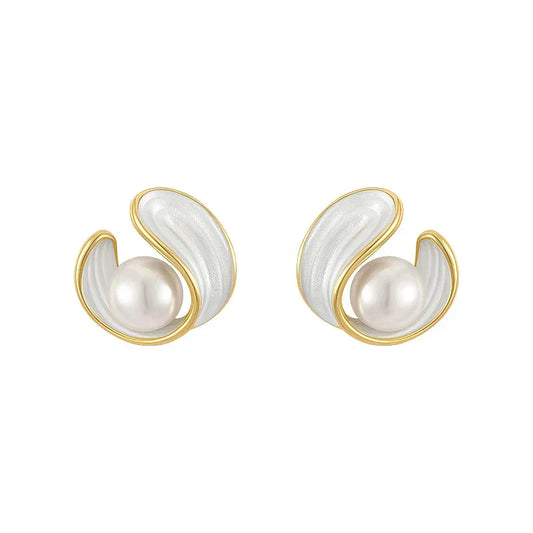Luxury Earrings with White Opal and Pearls in Gold