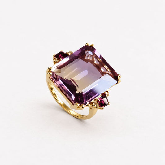 Vintage Violet Gold Ring