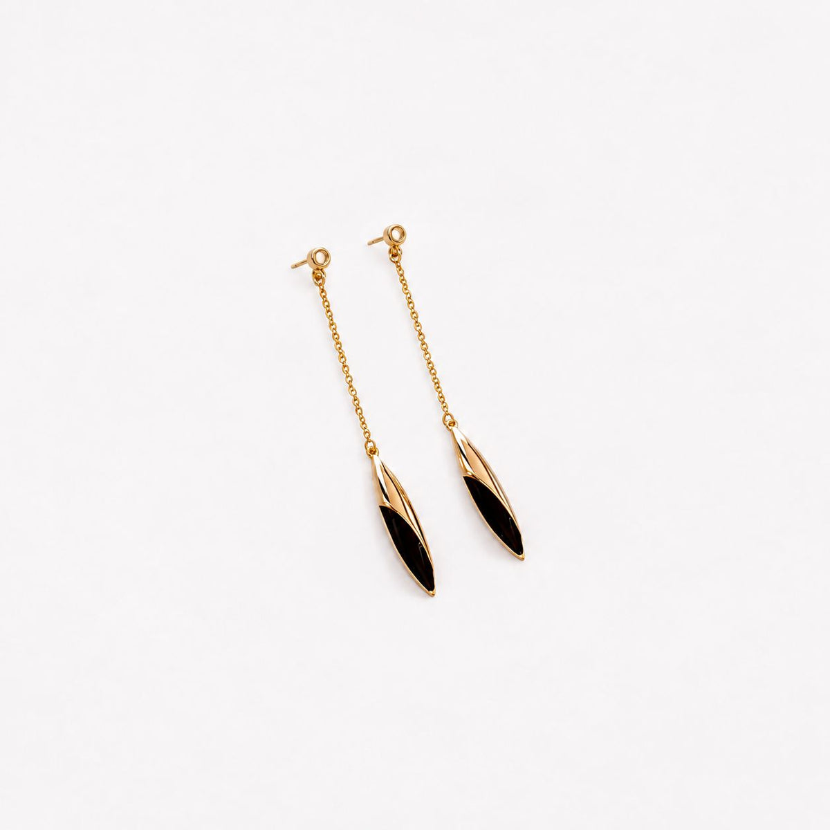 Elegant Earrings in Black Gold Plating