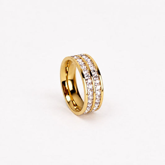 Elegant Inlaid Zirconia Ring