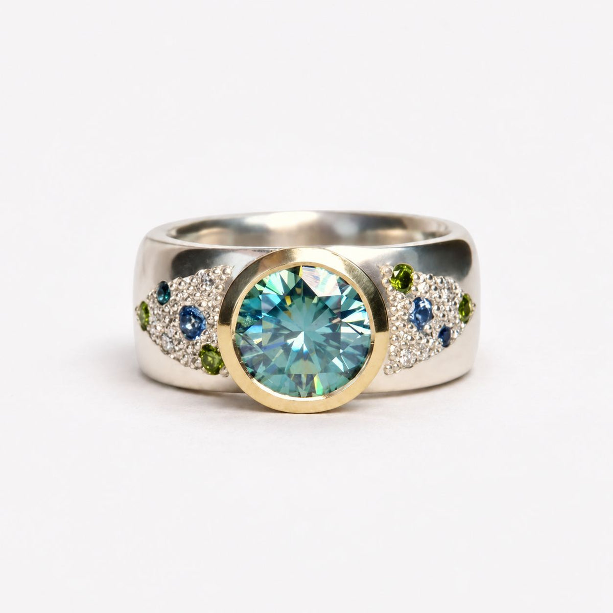 Vintage Bright Blue Zirconia Silver Ring
