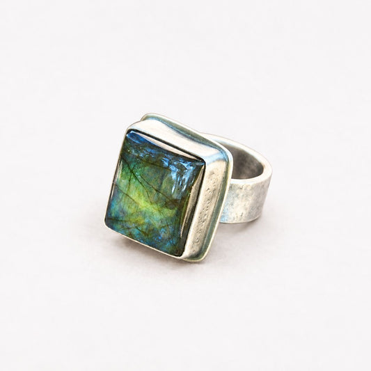 Vintage Natural Green Stone Cubic Ring