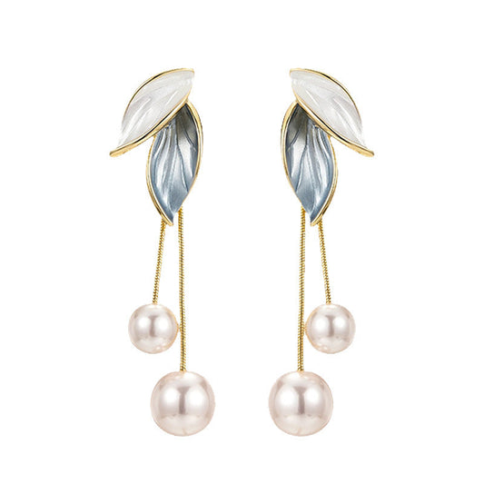 Leaf Pendant Earrings with Pearls in Gold