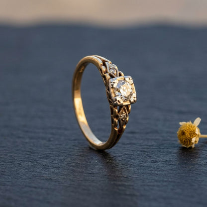 Vintage Zirconia Fine Gold Ring