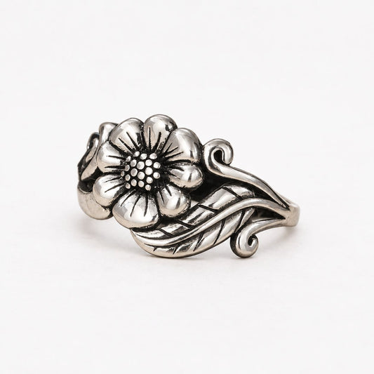 Vintage Silver Tone Botanical Leaf Ring
