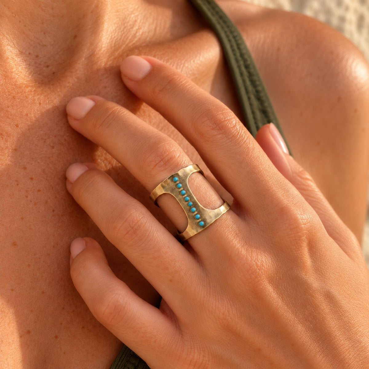 Vintage Inlaid Turquoise Stones Ring