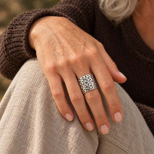 Vintage Silver Floral Band Ring