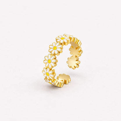 Vintage White Floral Resin Statement Ring