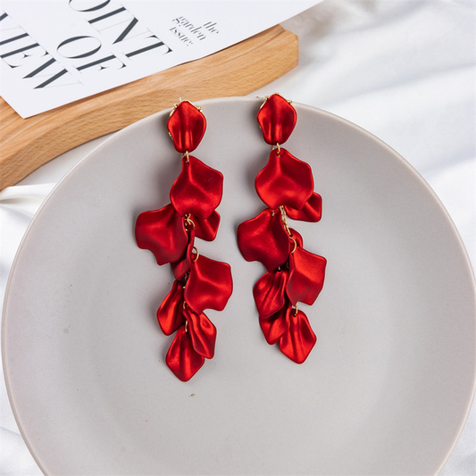 Dangling Petal Earrings in Gold
