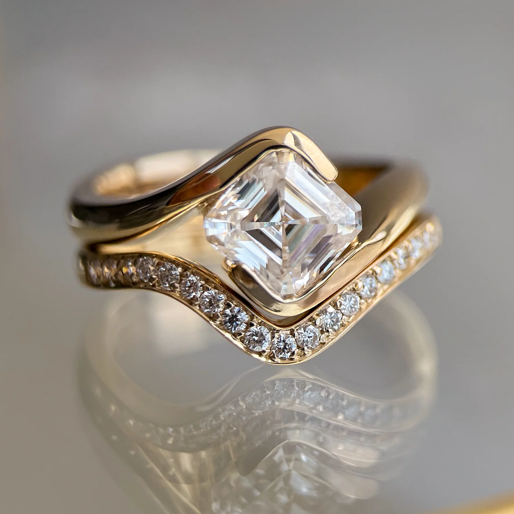 Vintage Elegant Cubic Crystal Gold Ring-Lydieannejewelry