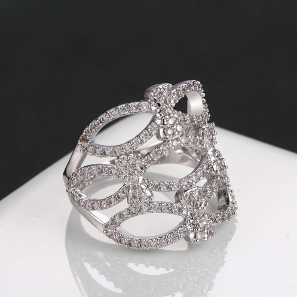 Classic Silver Floral Halo Vintage Ring-Lydieannejewelry